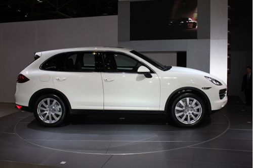 cayenne-hybrid-autoshow