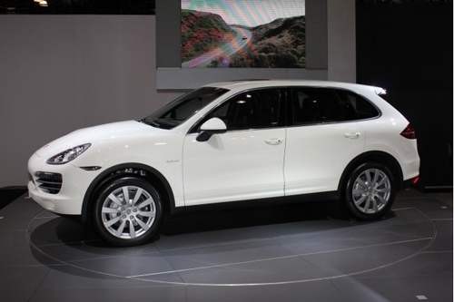 cayenne-hybrid-autoshow