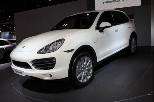 cayenne-hybrid-autoshow