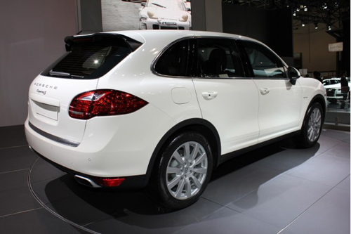 cayenne-hybrid-autoshow