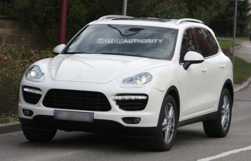 2011-cayenne-white