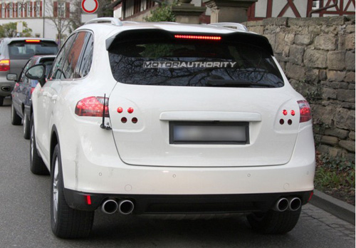 2011-cayenne-white