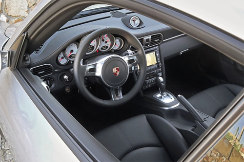 2010-997turbo-interieur